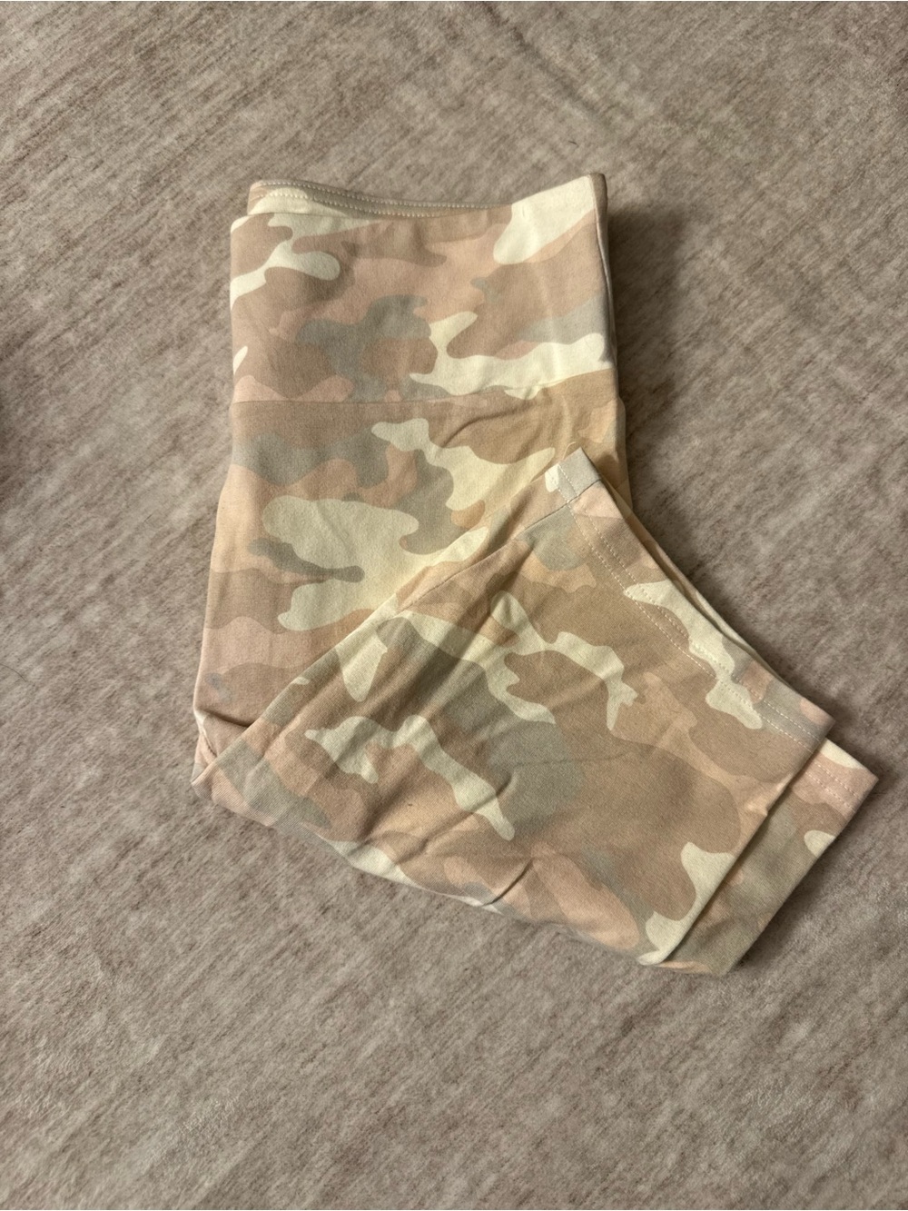 Womens Camo Biker shorts Tan